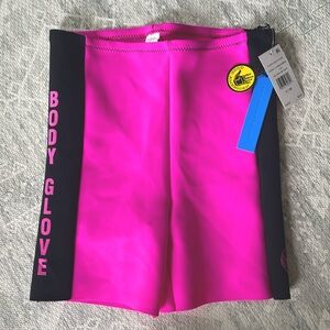 New with tags Good American x Body Glove swim shorts pink and black, size M